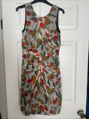 Diane Von Furstenberg 100% silk cream red green sleeveless dress